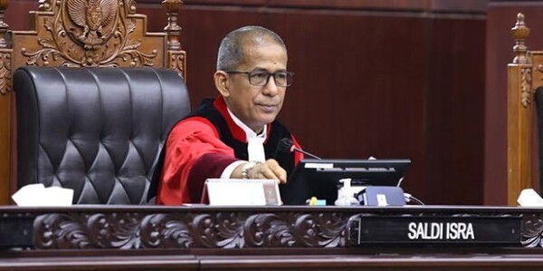 Hak dan Kewenangan: Apakah Kepala Daerah Harus Meminta Izin untuk Mengganti Pejabat?