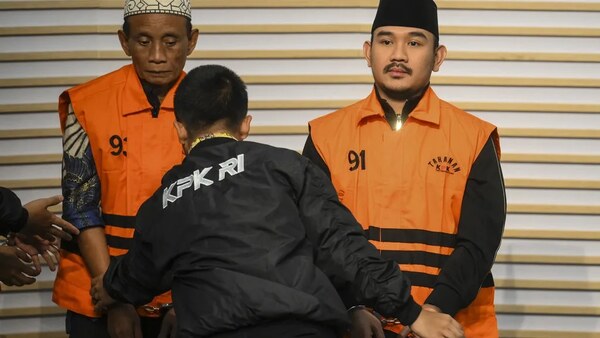 KPK Temukan Jejak Percakapan Dihapus di HP Bupati Bekasi